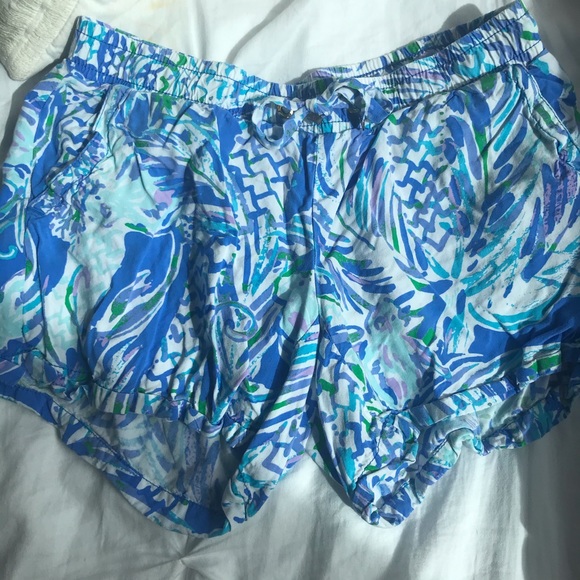 Women’s Lilly Pulitzer shorts - Picture 1 of 5